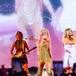Esta sería la razón por la que a Amaia Montero le tembló la mano en concierto de Karol G