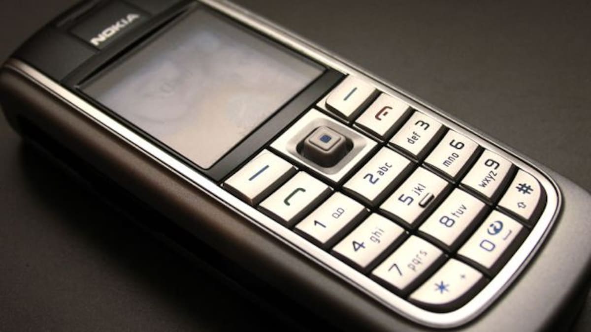 Por está razón no debes dormir con el celular cerca