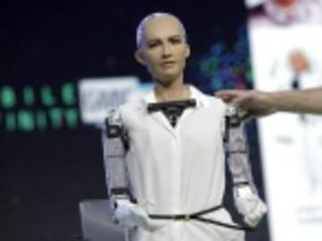 CONOCE A SOFÍA, LA HERMOSA ROBOT ‘HUMANIZADA’ QUE CAUSA SENSACIÓN EN EL MUNDO