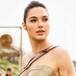 EL APASIONADO BESO DE GAL GADOT A ESTA ACTRIZ QUE NOS HACE MORIR DE ENVIDIA