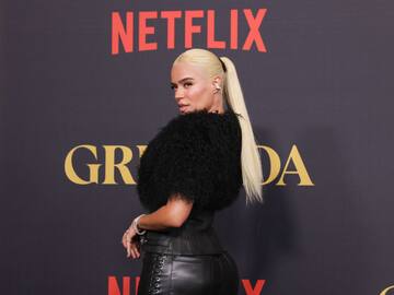 Karol G se lleva el susto de su vida: su avión es obligado a aterrizar de emergencia