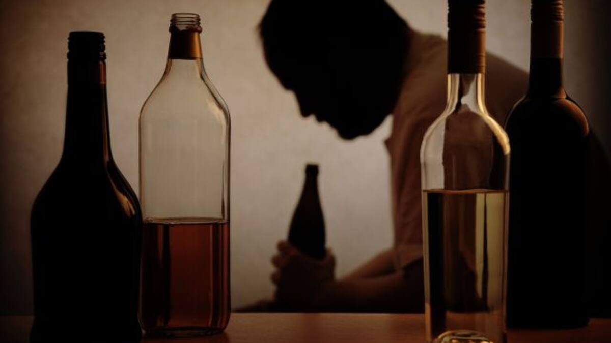 7 personas mueren durante una fiesta por tomar desinfectante cuando el alcohol se acabó