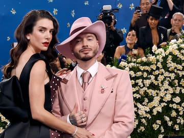 Valentina Ferrer mostró por primera vez el rostro de su hijo Río en concierto de J Balvin
