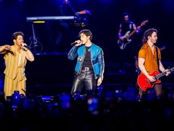 "Mi amor platónico": Los Jonas Brothers llegaron de sorpresa a reconocido restaurante en Bogotá