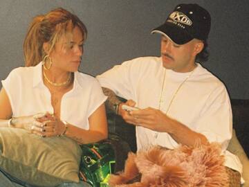 Karol G reveló a cuánto asciende su fortuna ¿supera a Feid? Esto dijo en 'La Revuelta'