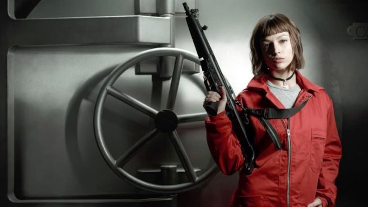 Tokio de ‘La Casa Papel’ sube la temperatura con fotos sin brasier