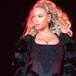 Bailarines de Beyoncé se comprometen en concierto y hacen delirar al público