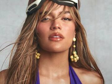 La millonada que valen las botas que uso Karol G en el video de LATINA FOREVA