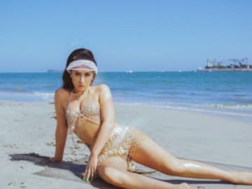 ¡MUY SEXY! ASÍ LUCE KALI UCHIS EN PARÍS