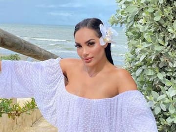 ¡Como Dios la trajo al mundo! Andrea Valdiri retó a la censura y fue comparada con una sirena