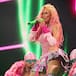 Fanáticos de Karol G le celebraron su cumpleaños en pleno show en México: video