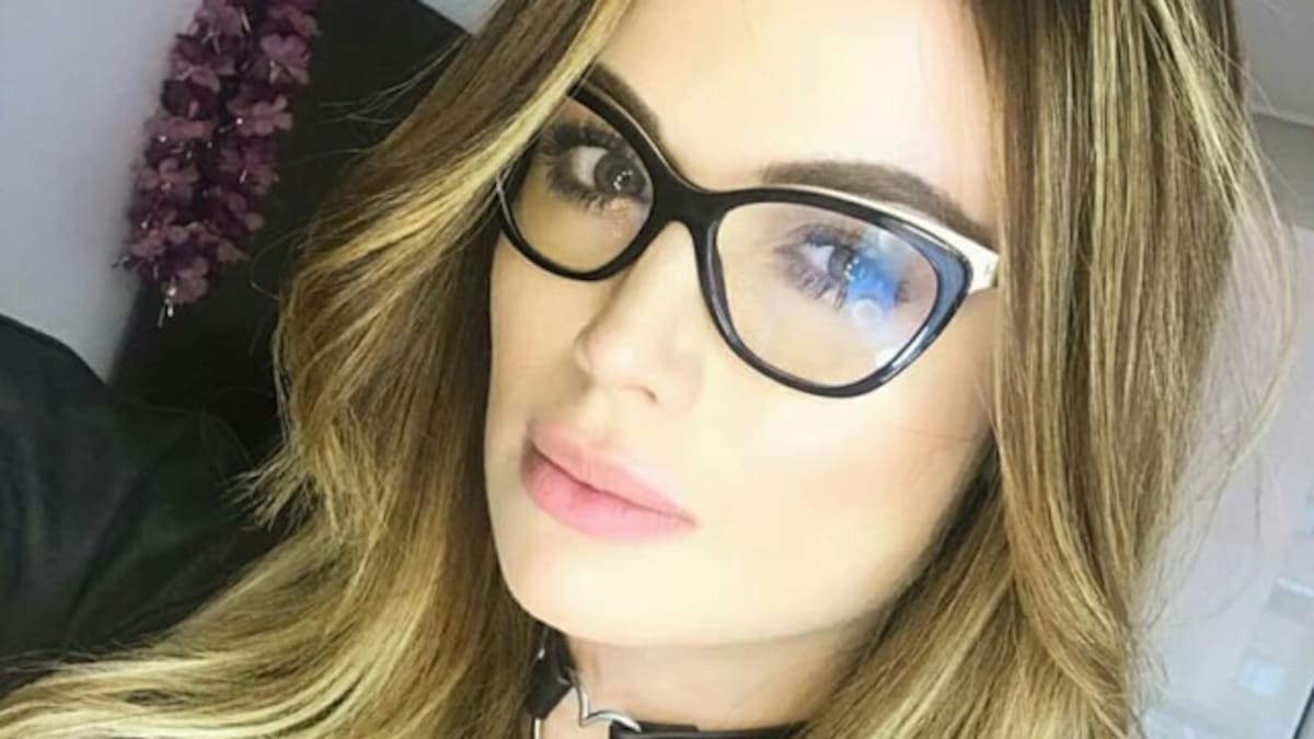 Así luce Sara Uribe en lencería navideña