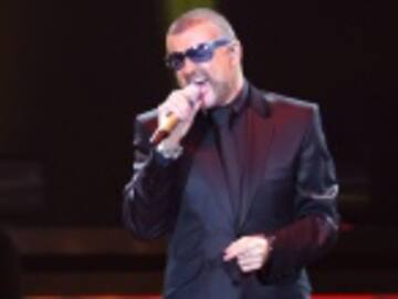 LA FAMILIA DE GEORGE MICHAEL LE RINDE UN SENTIDO TRIBUTO EN EL PRIMER ANIVERSARIO DE SU MUERTE