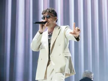 Quevedo y Lucho RK se unen para lanzar su "propia hamburguesa"