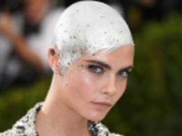 Cara Delevingne sigue los pasos de Britney Spears con su nuevo look
