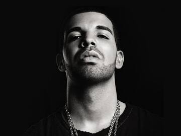 El lujoso collar de Drake con los 42 diamantes de anillos de compromiso que nunca entregó