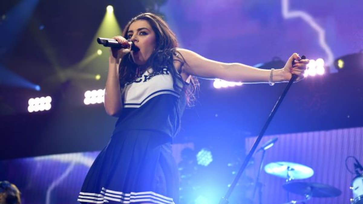 Charli XCX defiende a Iggy Azalea