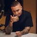 J BALVIN DESPIDE EL AÑO CON UNA IMPACTANTE NUEVA IMAGEN
