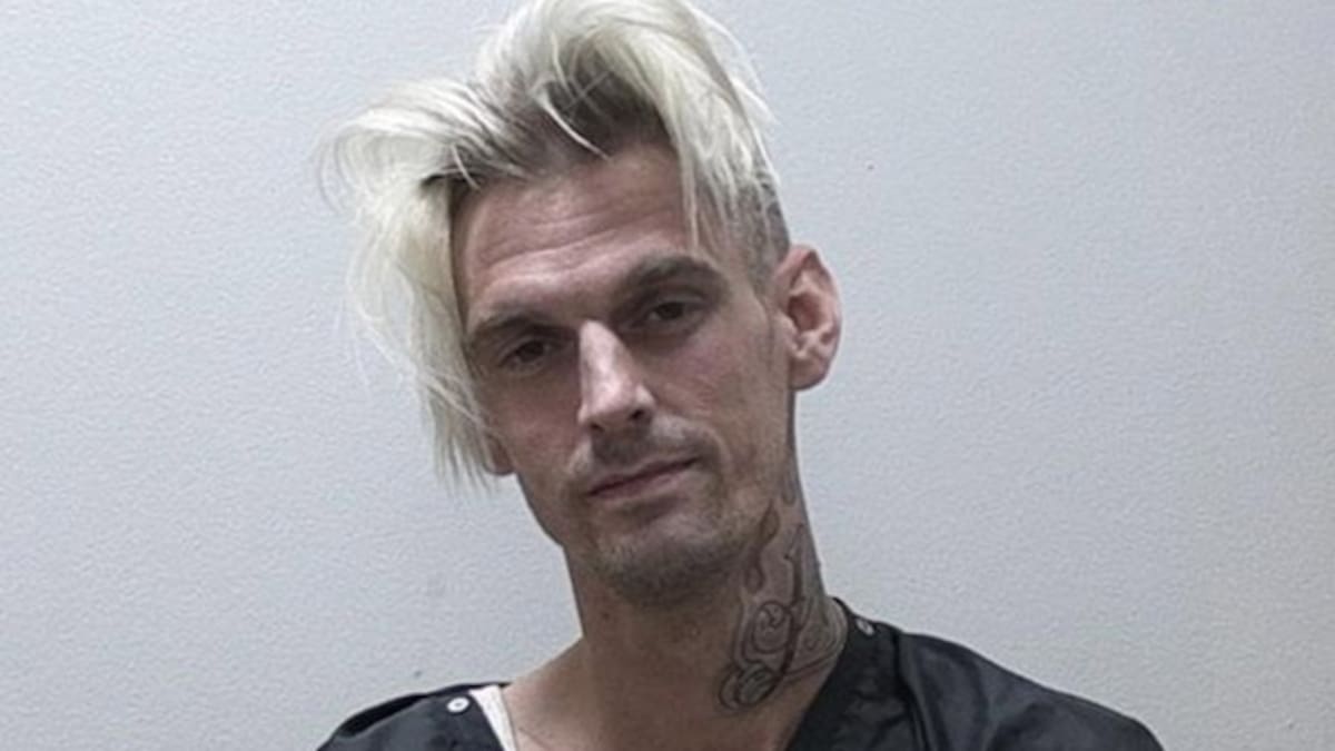 Aaron Carter muestra orgulloso su aumento de peso en sus redes