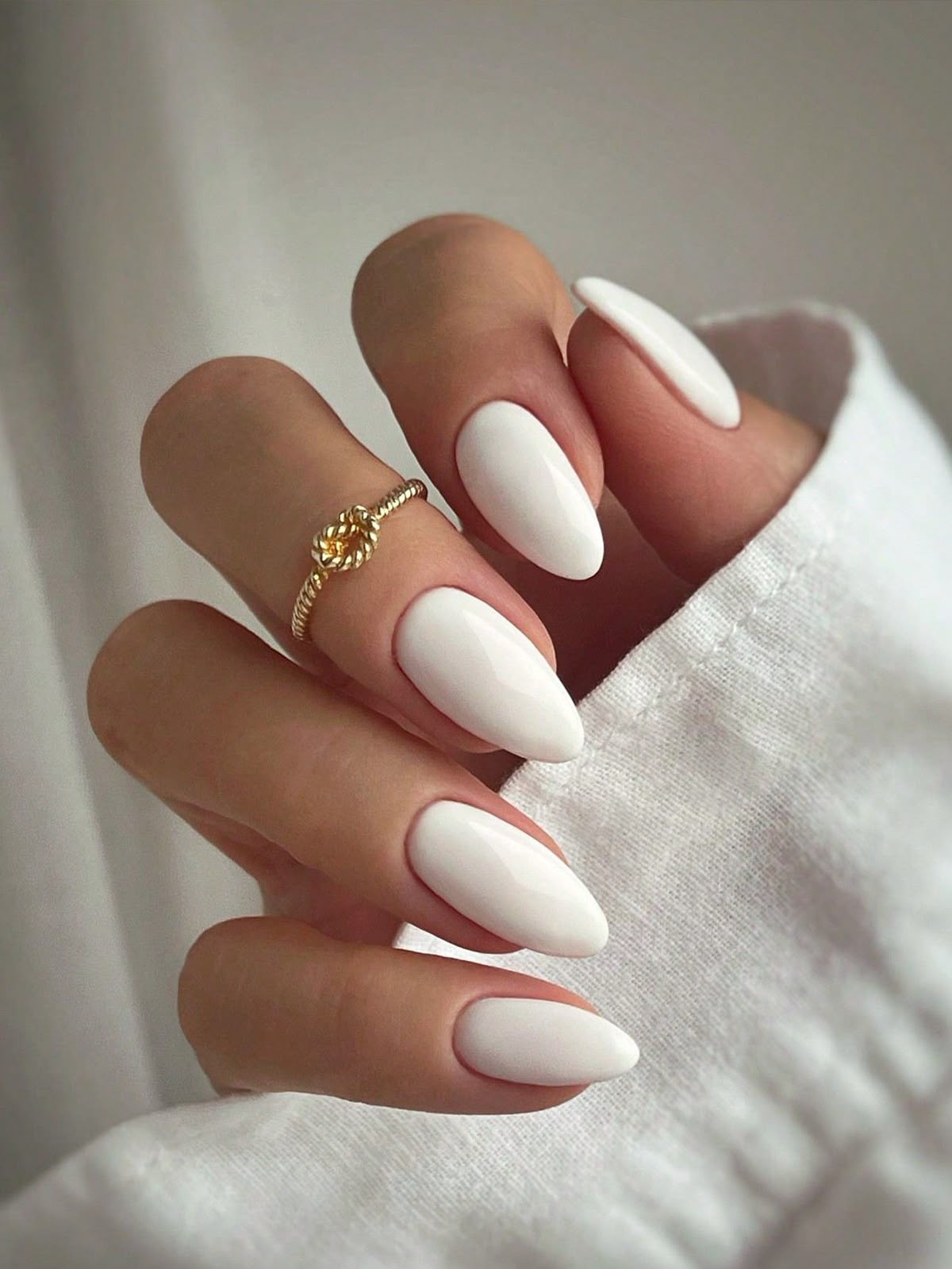 Color uñas blanco | Créditos: Pinterst