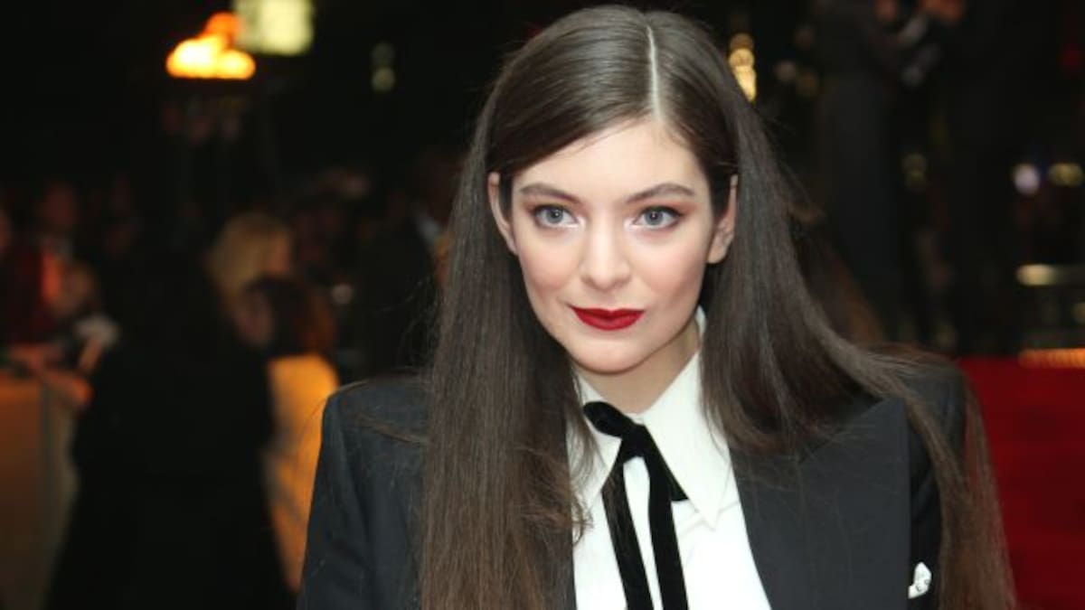 Lorde disfruta revolcando en la basura de otros
