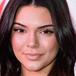 TILDAN A KENDALL JENNER DE GROSERA POR EMPUJAR A UN GUARDAESPALDAS