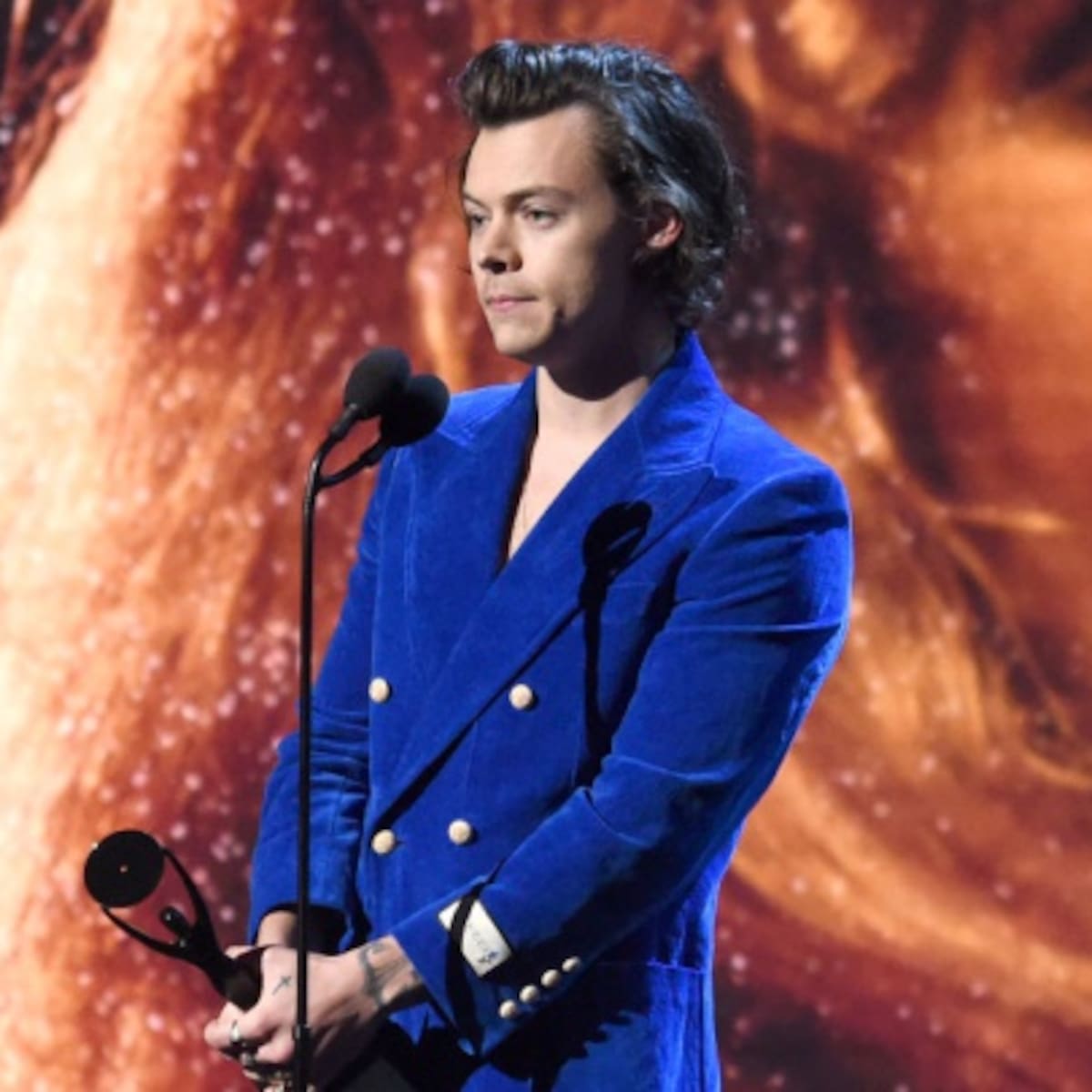 Harry Styles solo empezó a experimentar con las drogas tras su salida de One Direction