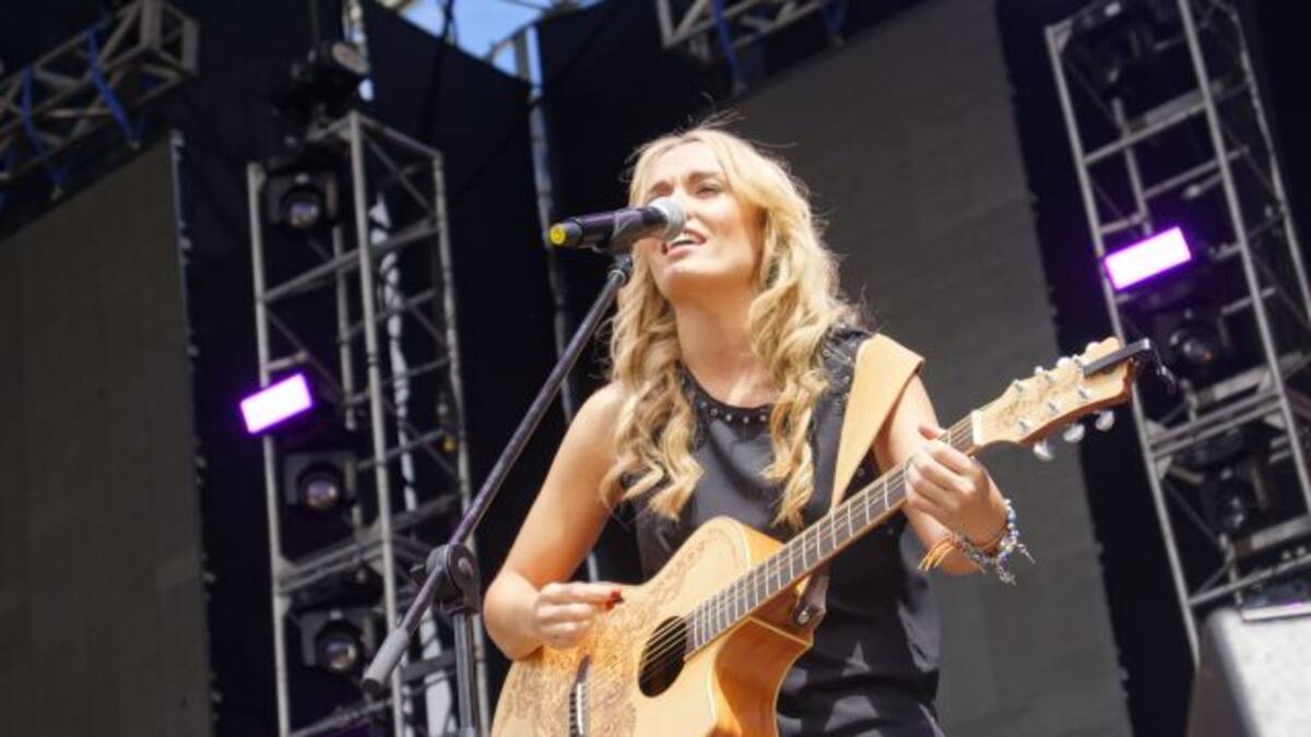 Desde España llega Maria Bestar al Radio Fest