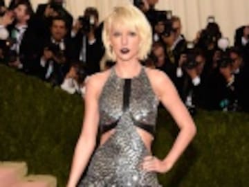 TAYLOR SWIFT SE SOLIDARIZA CON LA POLICÍA TRAS LA MASACRE PERPETRADA EN LAS VEGAS