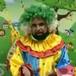 PROFESOR SE VISTE DE PAYASO PARA RECIBIR A SUS ALUMNOS EN EL REGRESO A CLASES VIRTUALES