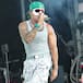 Feid se "quiebra" en pleno concierto y fans aseguran que es por Karol G ¿Crisis?