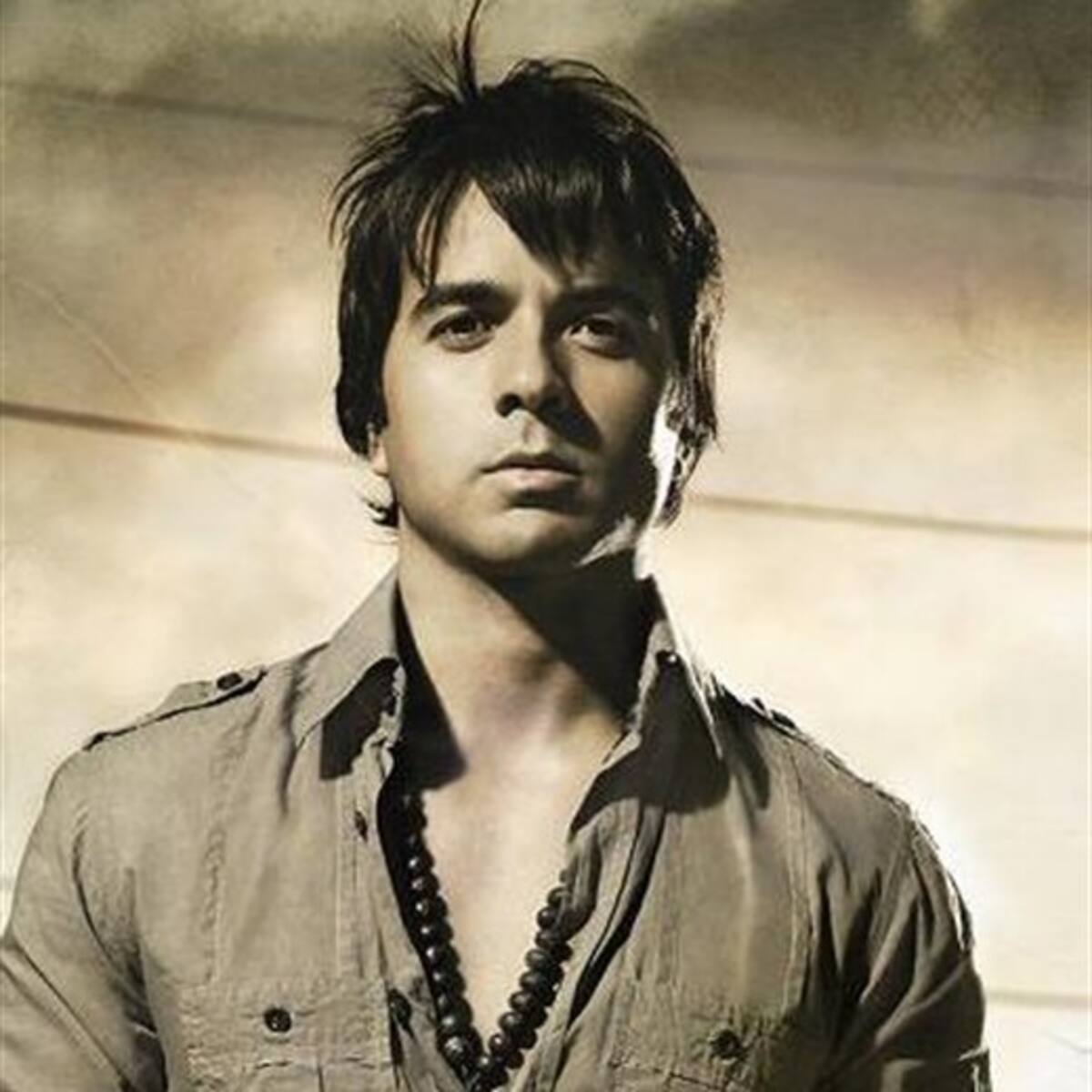 Luis Fonsi prepara edición de aniversario