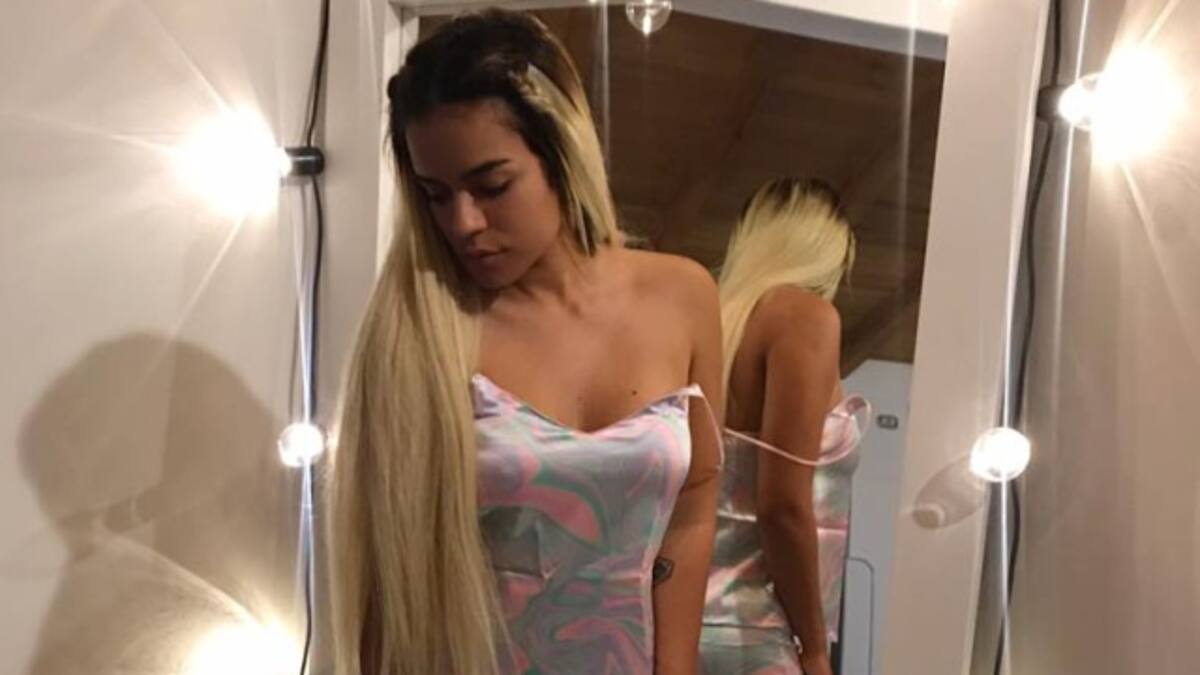 Con esta foto, Karol G demuestra el orgullo por su país