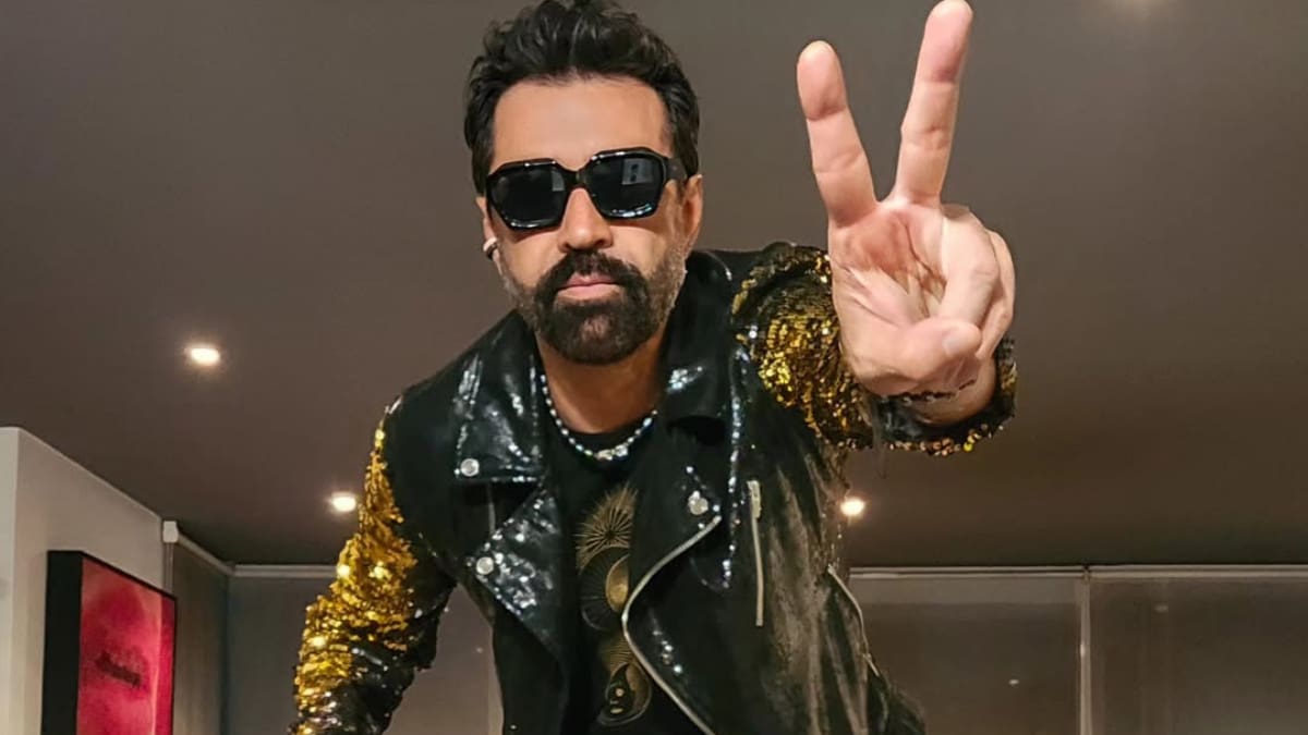 ¿Por qué 'Bako', vocalista de The Mills, siempre usa gafas? Se acaba el gran misterio