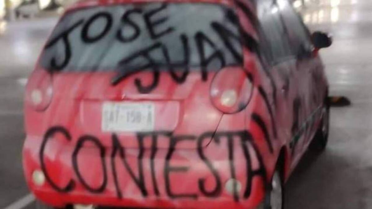 “¡Jose Juan, contesta!”: Hombre deja ‘en visto’ y se vengan dañándole el carro