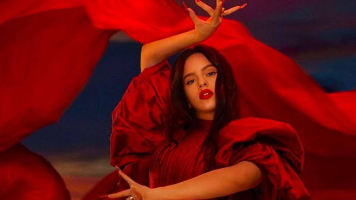 Las sensuales fotos con las que Rosalía revela cómo disfruta sus vacaciones