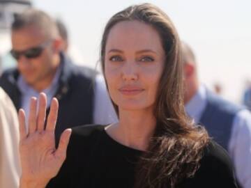 Mujer Iraní quiso parecerse a Angelina Jolie y ahora la llaman "la mujer zombie"