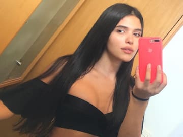 Mara Cifuentes presenta a su nuevo novio con sensuales fotos