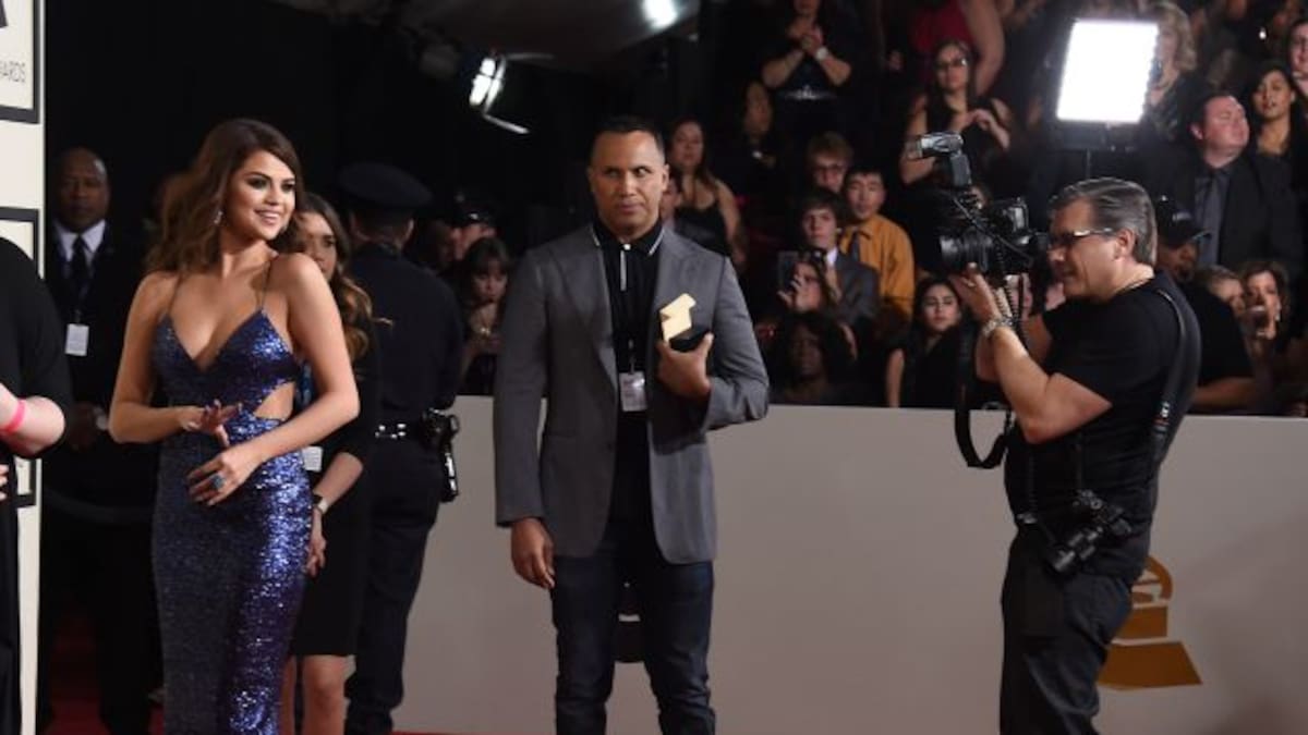 Selena Gómez rapea como Nicki Minaj