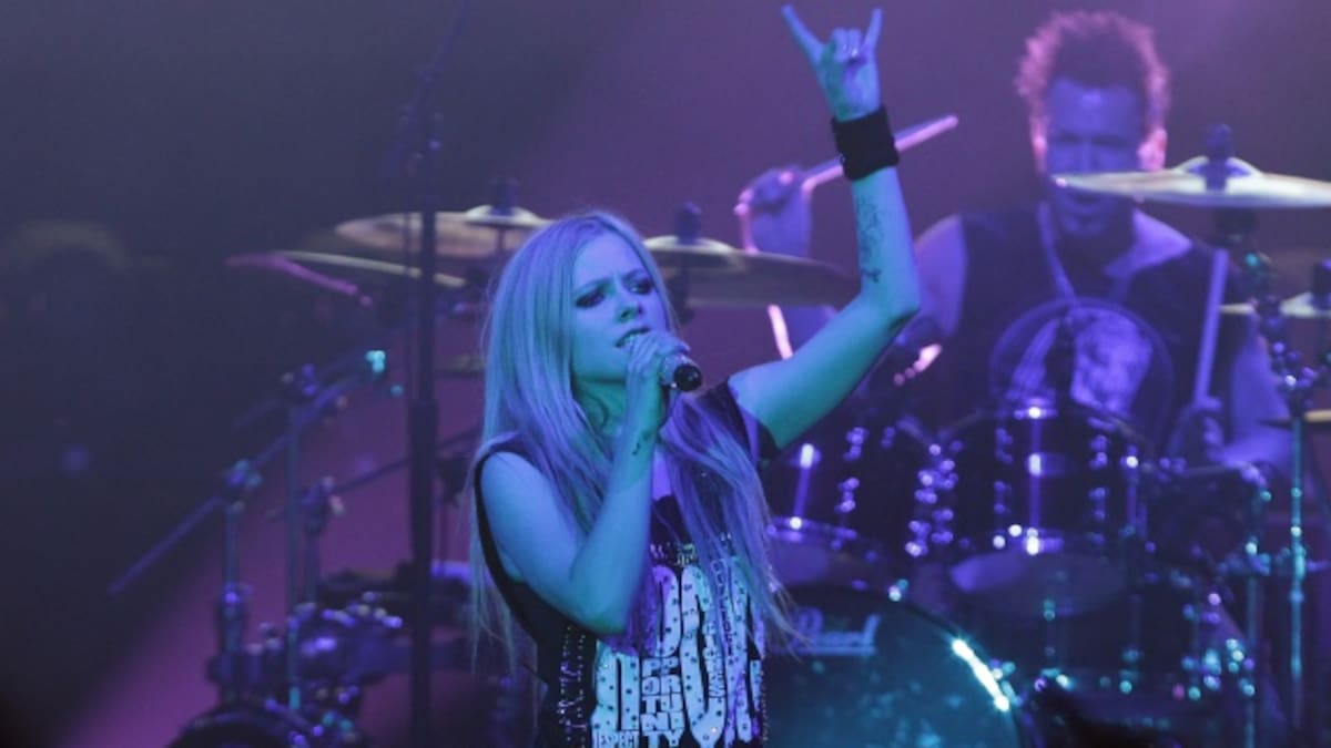 Cinco años después, Avril Lavigne está de vuelta