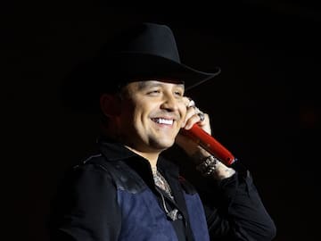 ¿Qué está pasando con la última canción de Christian Nodal, 'Un Vals'? La polémica explicada