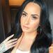 Demi Lovato muestra orgullosa sus estrías