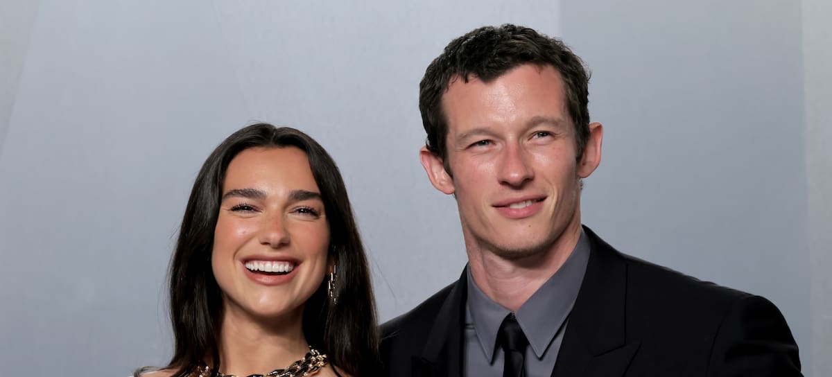 Dua Lipa y Callum Turner en la fiesta de Vanity Fair post Oscar