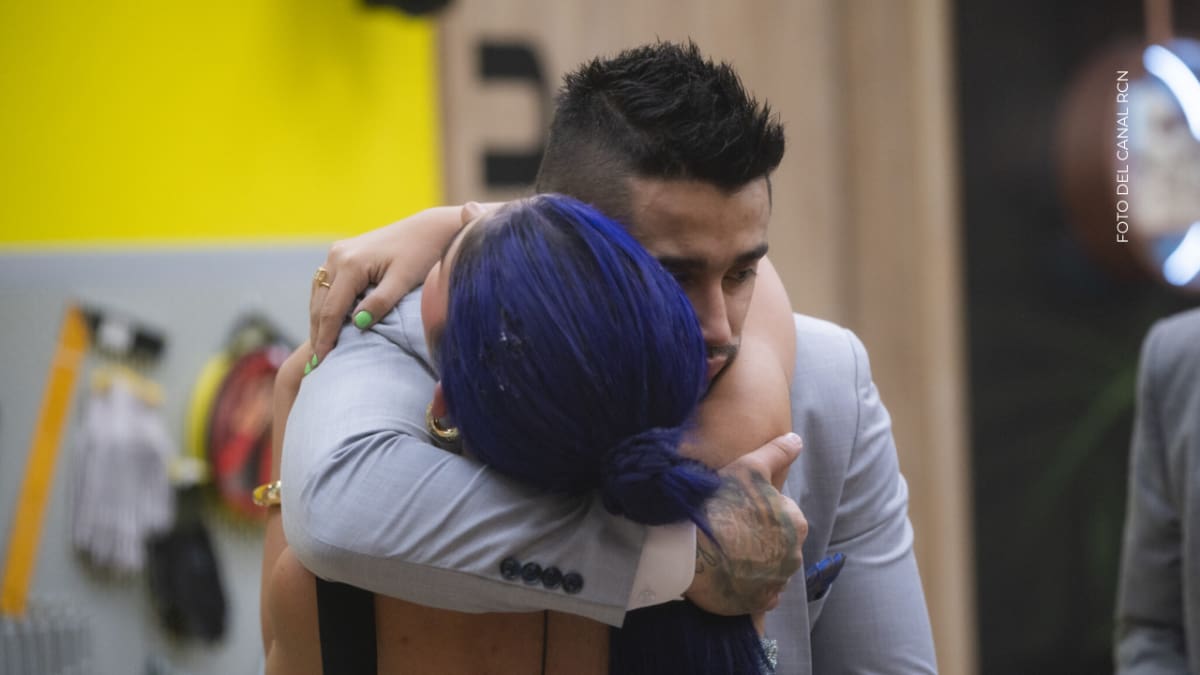 ¡Se prendió la polémica! Novio de Alexa Torrex estalla tras supuesto coqueteo de Tebi en La Casa de los Famosos