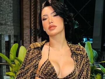 Ana del Castillo lució pequeño vestido y no dejó nada a la imaginación