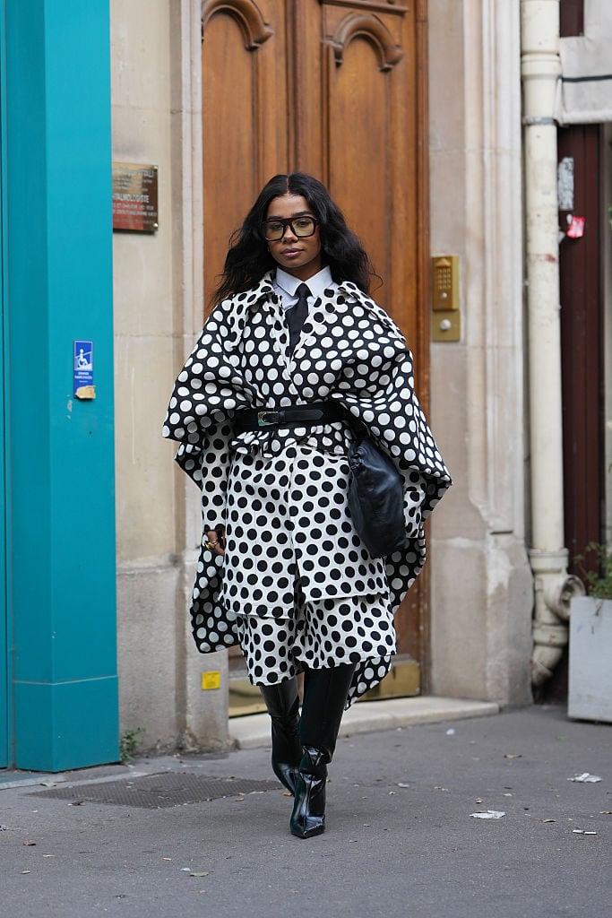 Peinado en capas largas visto en la Semana de la Moda en París de octubre de 2025. Crédito: Getty Images.