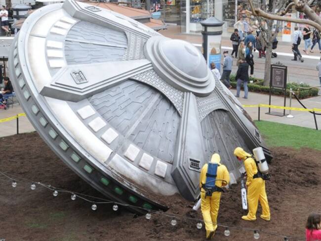 OVNI en Los Ángeles, muy parecido al que apareció en Madrid / facebook.com/thexfilesonfox/