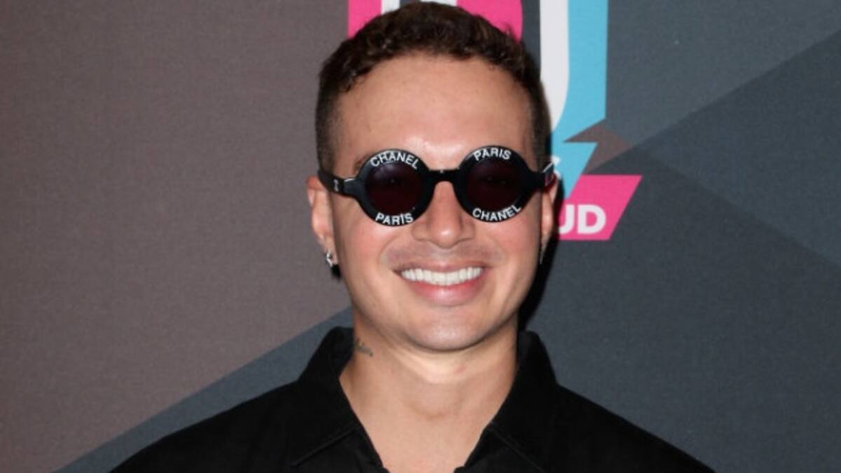 El nuevo adorno de J Balvin que tiene en discusión a sus fans