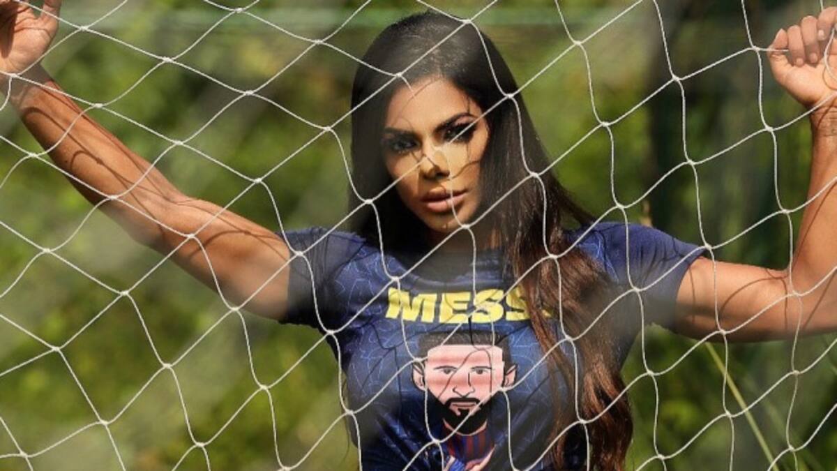 Con candente foto, Miss Bum Bum promociona su OnlyFans