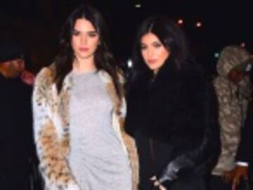 Kendall y Kylie Jenner piden perdón por el polémico diseño de sus camisetas